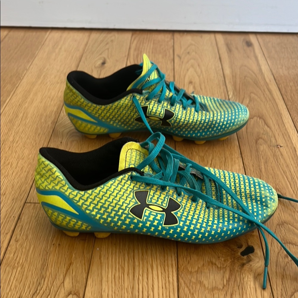 Under Armour Yellow and Blue Soccer Cleats Sz 3.5 used -Make An Offer- - Picture 3 of 13